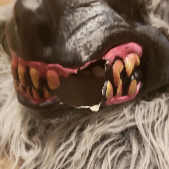 Kid’s Halloween Werewolf Mask Costume Damage - Picture 4 of 11